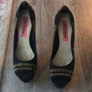 Betsy Johnson size 7 sparkly high heels